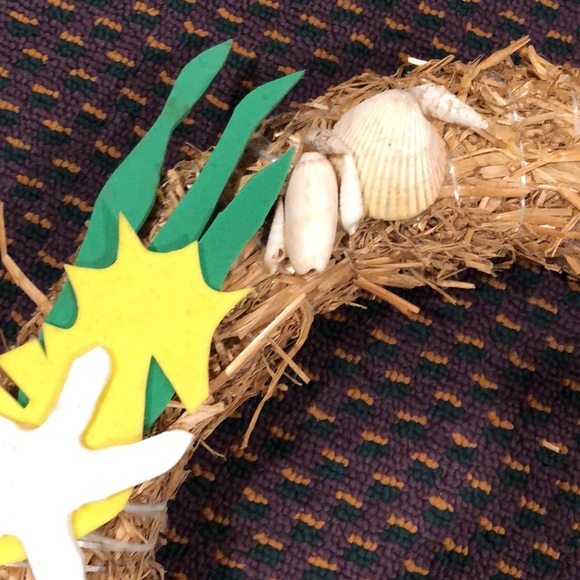 Handmade Seashell straw wreath for summertime door decor - Picture 4 of 16